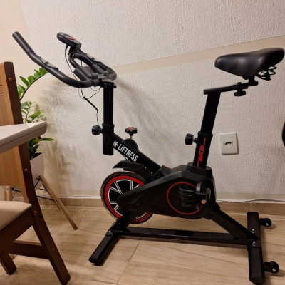 Bicicleta Ergométrica Spinning com LCD