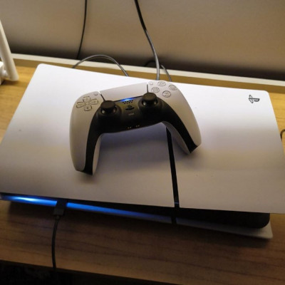 🎮 Sony PlayStation 5 Edição Digital 825GB + 1 Controle