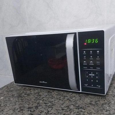 Micro-ondas Britânia Bmo23 20L Preto
