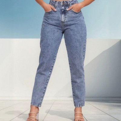 Calça Mom Jeans Cintura Alta Marmorizada