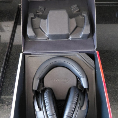 HyperX Cloud III Preto e Vermelho Headset 7.1