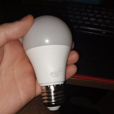 💡 Lâmpada Inteligente de LED 10W com WI-FI, Bluetooth, Comando de Voz