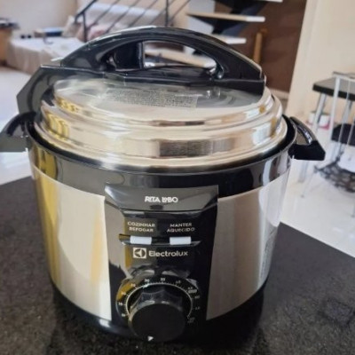 Panela de Pressão Elétrica Electrolux 3L PCE15 Preta