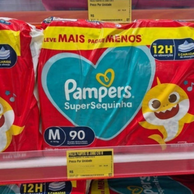 Fralda Pampers Supersequinha Tamanho M 90 Unidades