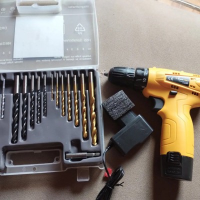 Parafusadeira 3/8 com Bateria TB12A 300P