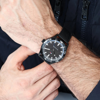 Relógio Tommy Hilfiger Masculino em Couro Preto