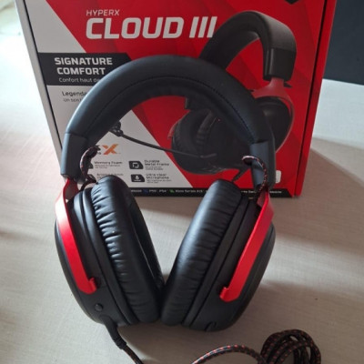 Headset Gamer HyperX Cloud III Vermelho e Preto