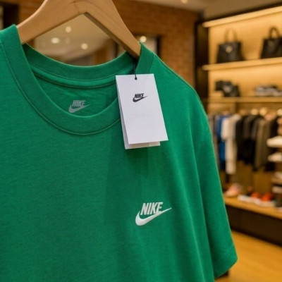 Camiseta Nike Sportswear Club