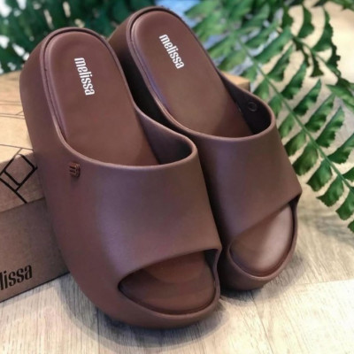 Melissa Free Platform Slide