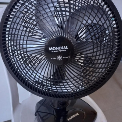 Ventilador de Mesa Mondial 60W 30cm VSP-30-B