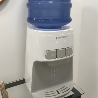 Bebedouro de Mesa Cadence Refrigerado Eletrico