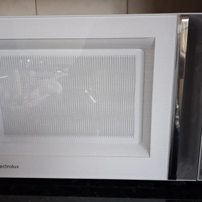 Micro-ondas Electrolux 36L ME36B Branco