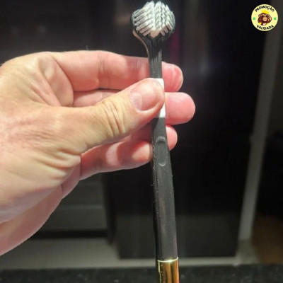 OralGos Escova de Dente 3 Faces Ultra Macia