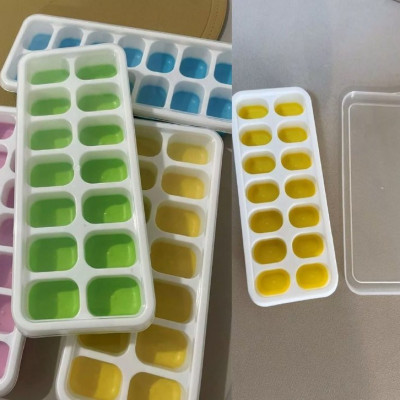 Kit 4 Formas de Gelo Silicone 14 Cubos com Tampa e Flexível