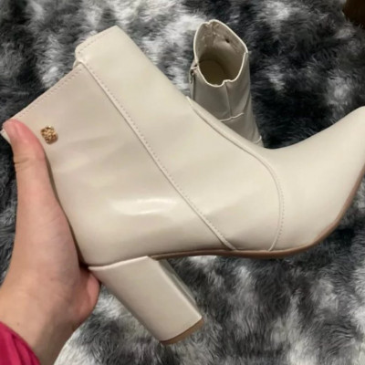 Bota Gigil Bico Fino Salto Alto com Zíper