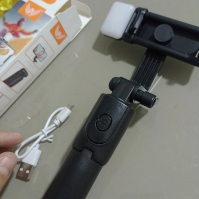 Bastão Selfie Tripé Retrátil LED Bluetooth
