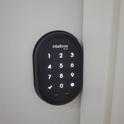 Fechadura Digital FR 102 Preto Intelbras