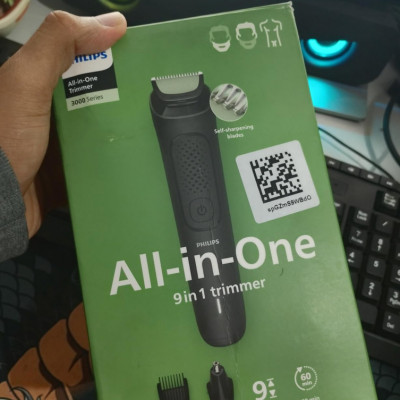 Philips Aparador e Barbeador Elétrico 9 em 1