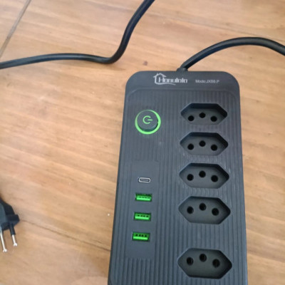 Extensão 5 Tomadas 3 USB Power Bivolt Preto
