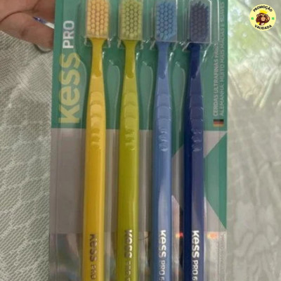 KESS PACK COM 4 ESCOVAS DENTAIS PRO EXTRA MACIAS