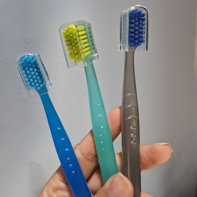 Pack com 3 Escovas Dentais Pro Extra Macias
