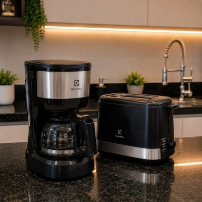 Cafeteira Electrolux ECM10 + Torradeira ETS10