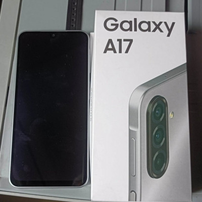 Samsung Galaxy A17 Cinza 50MP 6.7 NFC IP54