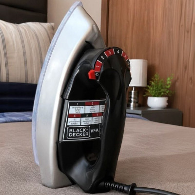 Ferro de Passar Roupa à Seco Black+Decker