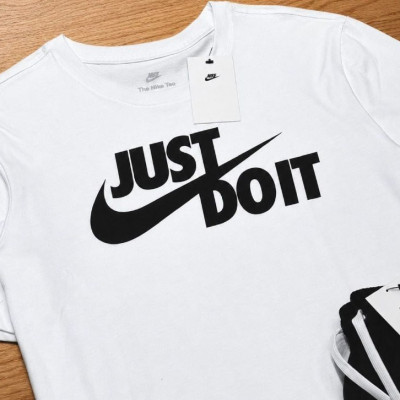 Camiseta Nike Sportswear JDI