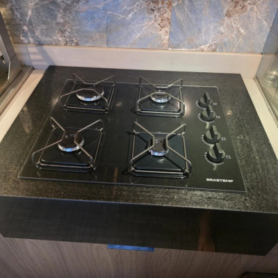 Cooktop Brastemp a Gás 4 Bocas com Grades