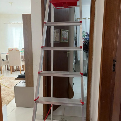 Escada Dobrável Alumínio 8 Degraus