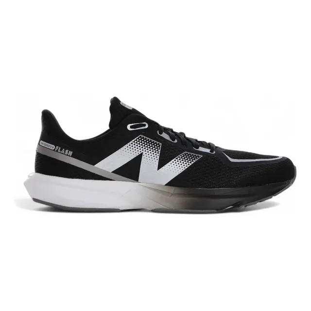 Tênis New Balance Flash V7 Masculino Preto — foco em treino
