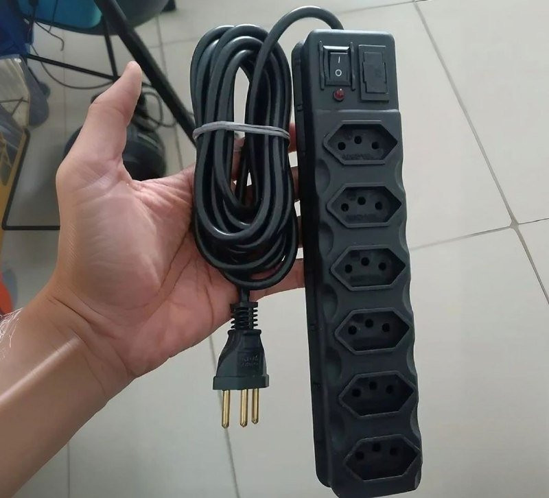 Régua Extensão Elétrica 6 Tomadas 10a Cabo 1M