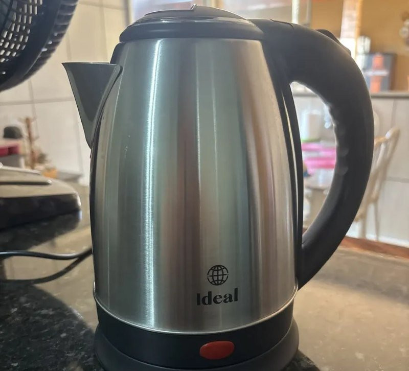 Chaleira Elétrica Inox 1,8L 1500W