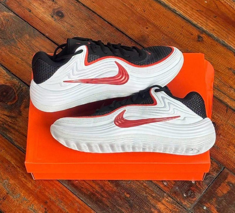 Tênis Nike Precision 8 Low