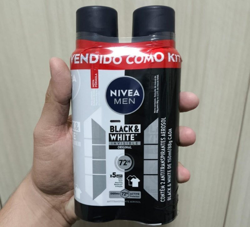 Kit NIVEA Desodorante Aerosol Men Black&White Invisible - 2 unidades