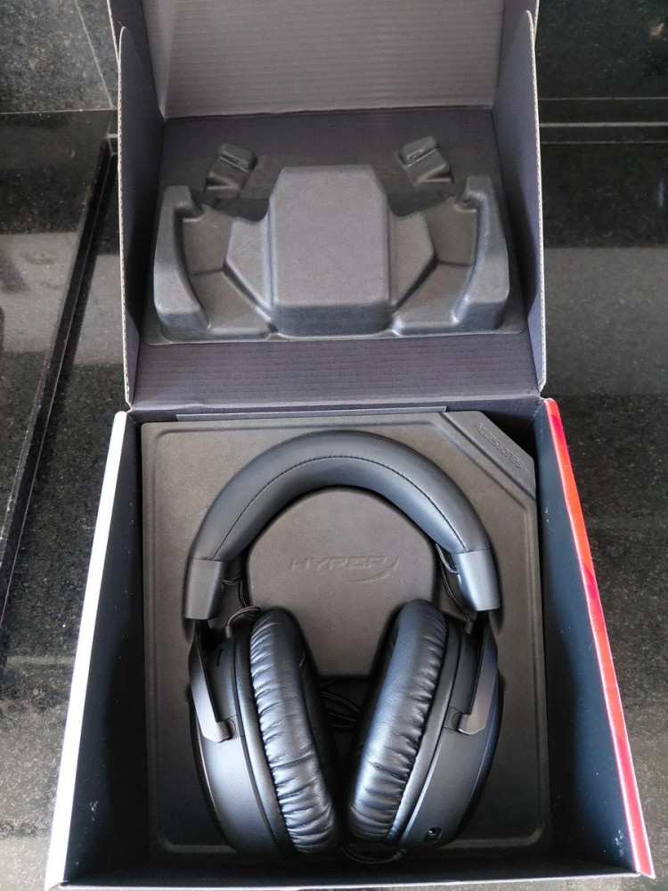 HyperX Cloud III Preto e Vermelho Headset 7.1