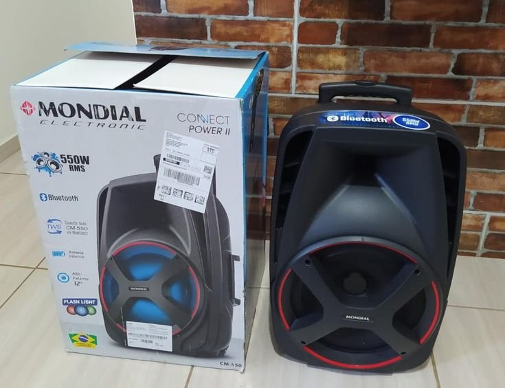 Caixa Mondial CM-550 550W com bateria Preto