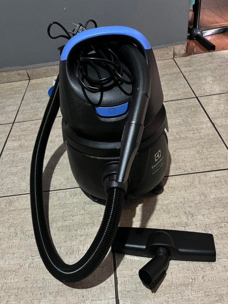 Aspirador Electrolux Água Pó Compacto 1400W 12L