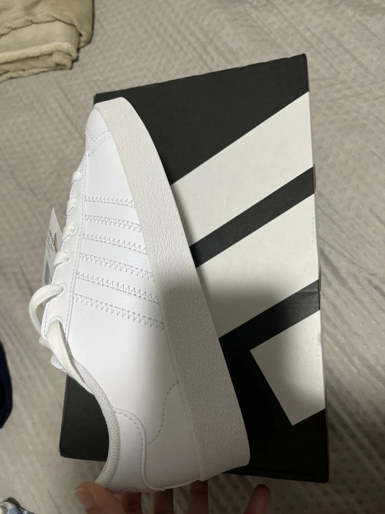 Tênis Jump Hook adidas Branco Masculino e Feminino