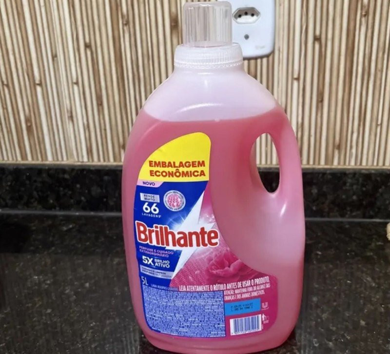 Brilhante Lava-Roupas Líquido Perfume e Cuidado Extraordinário 5L
