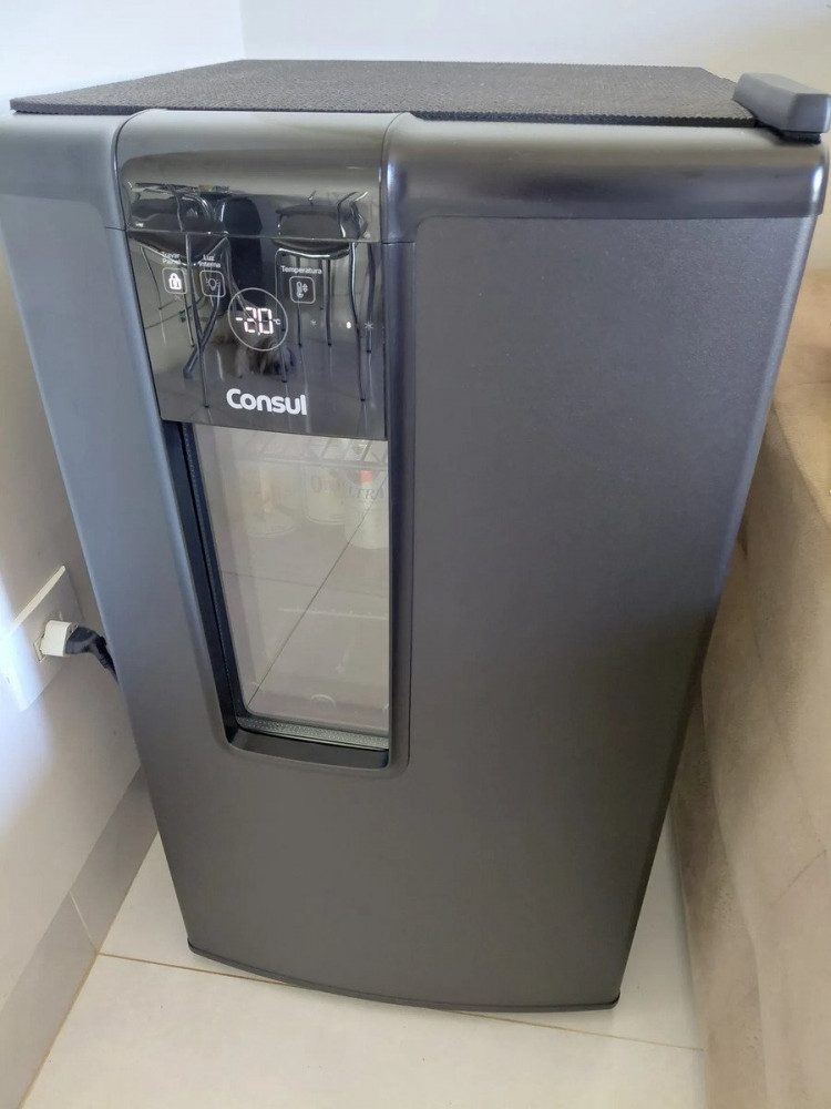Cervejeira Consul Preta CZE12ME 220V