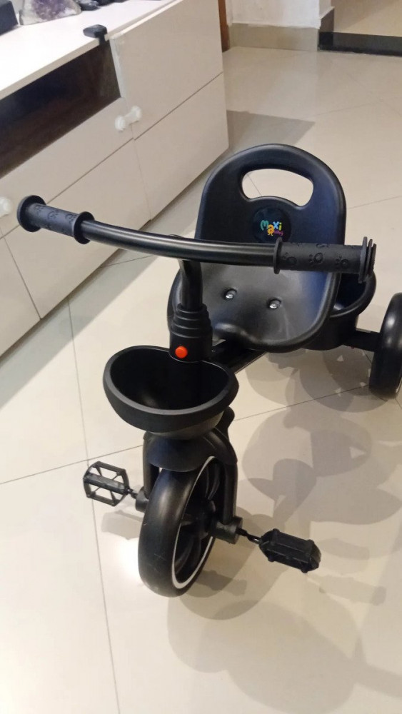 Triciclo Motoca com Pedal LED 3 Rodas Preto