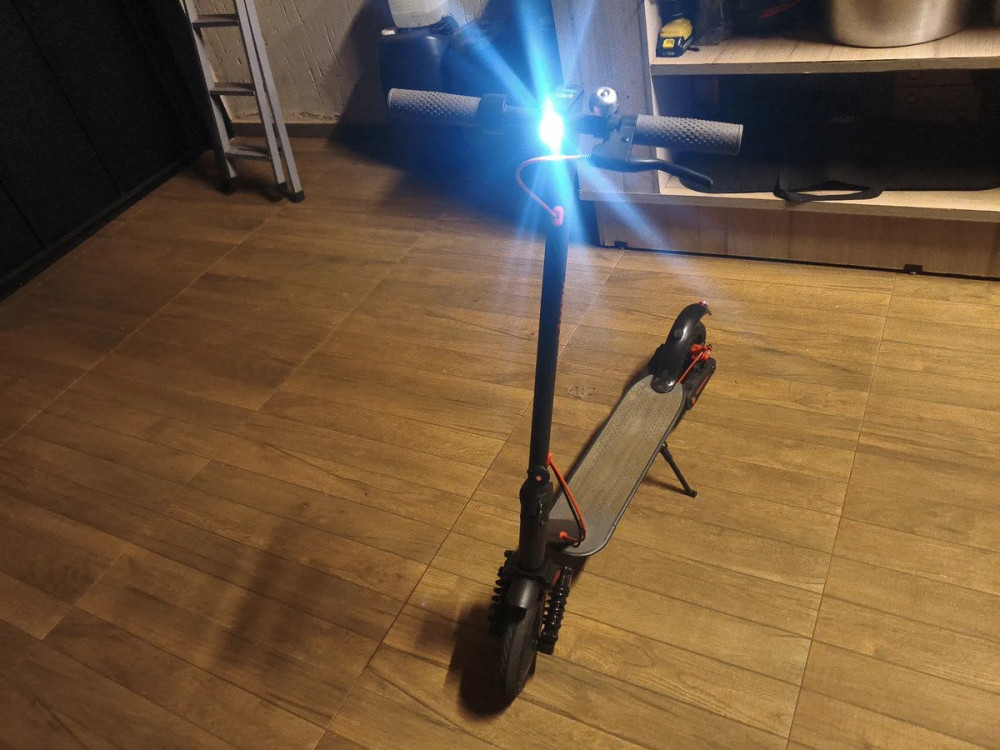 Patinete Elétrico 350W Dobrável com GPS Preto