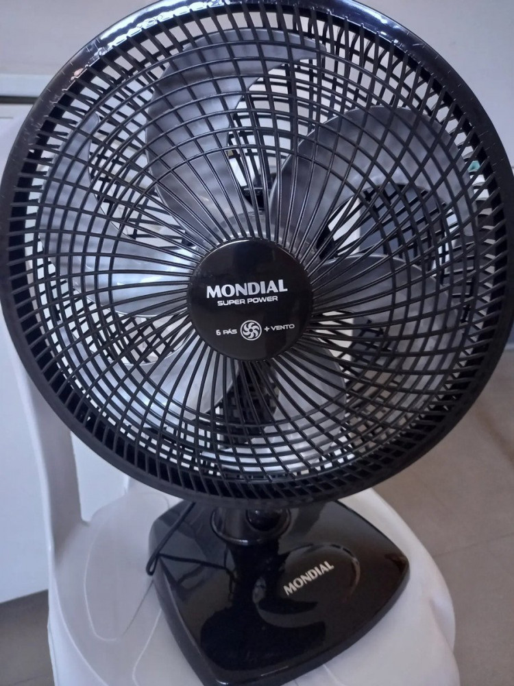 Ventilador de Mesa Mondial 60W 30cm VSP-30-B