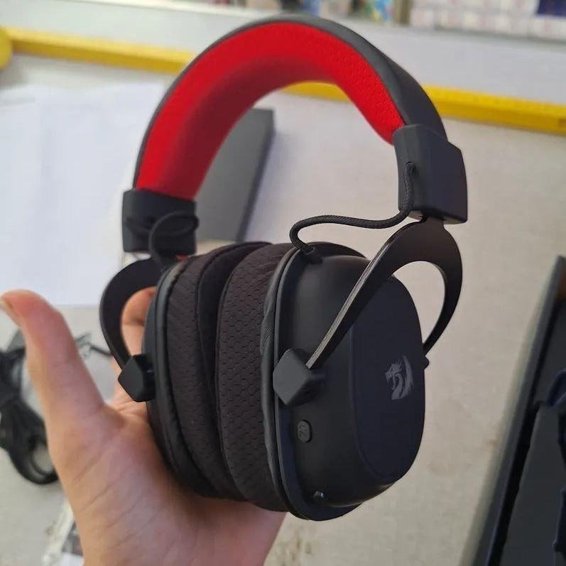 Headset Gamer Redragon Zeus Pro Preto Sem Fio 7.1