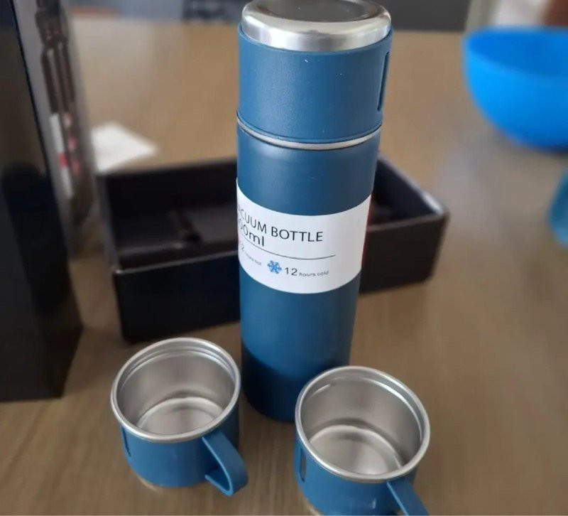 Kit Garrafa Térmica Inox 500ml + 3 Xícaras