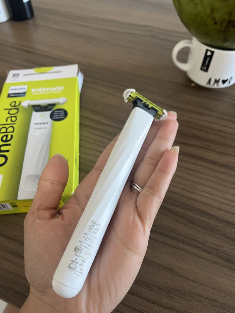Aparador e Raspador Oneblade Intimate Philips