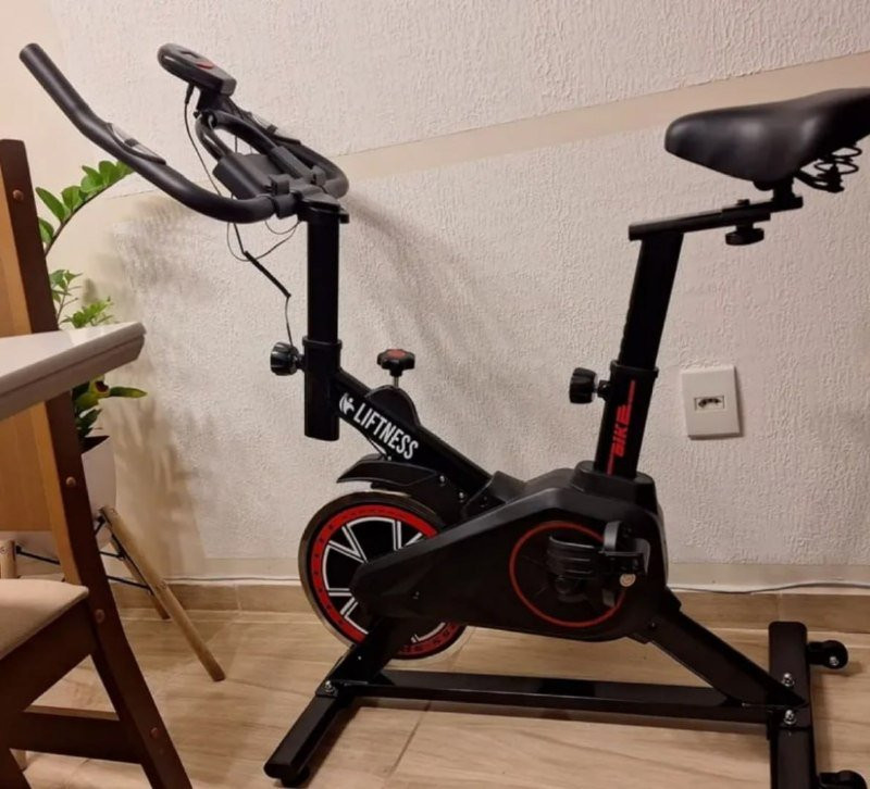 Bicicleta Ergométrica Liftness Fitness