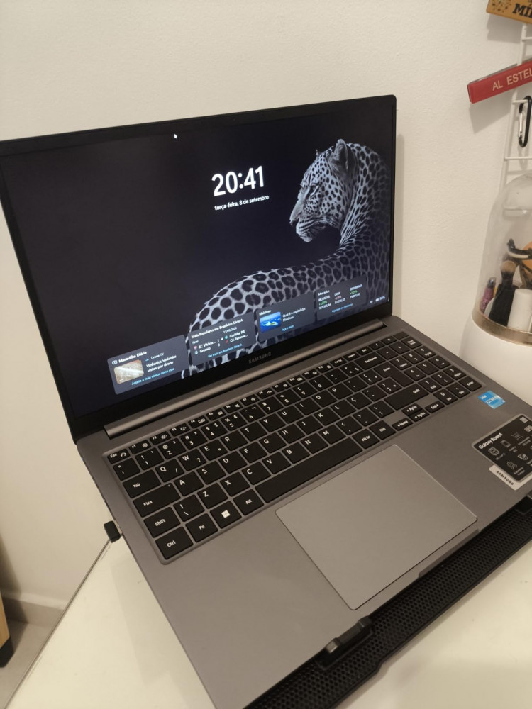Samsung Galaxy Book4 Intel Core i3 8GB 256GB 15.6''